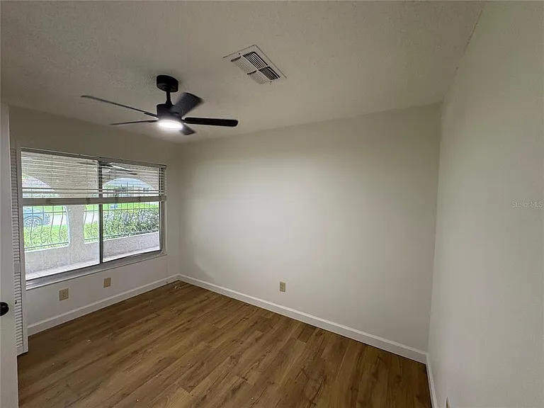 4824 Gallant Ln — Photo 3