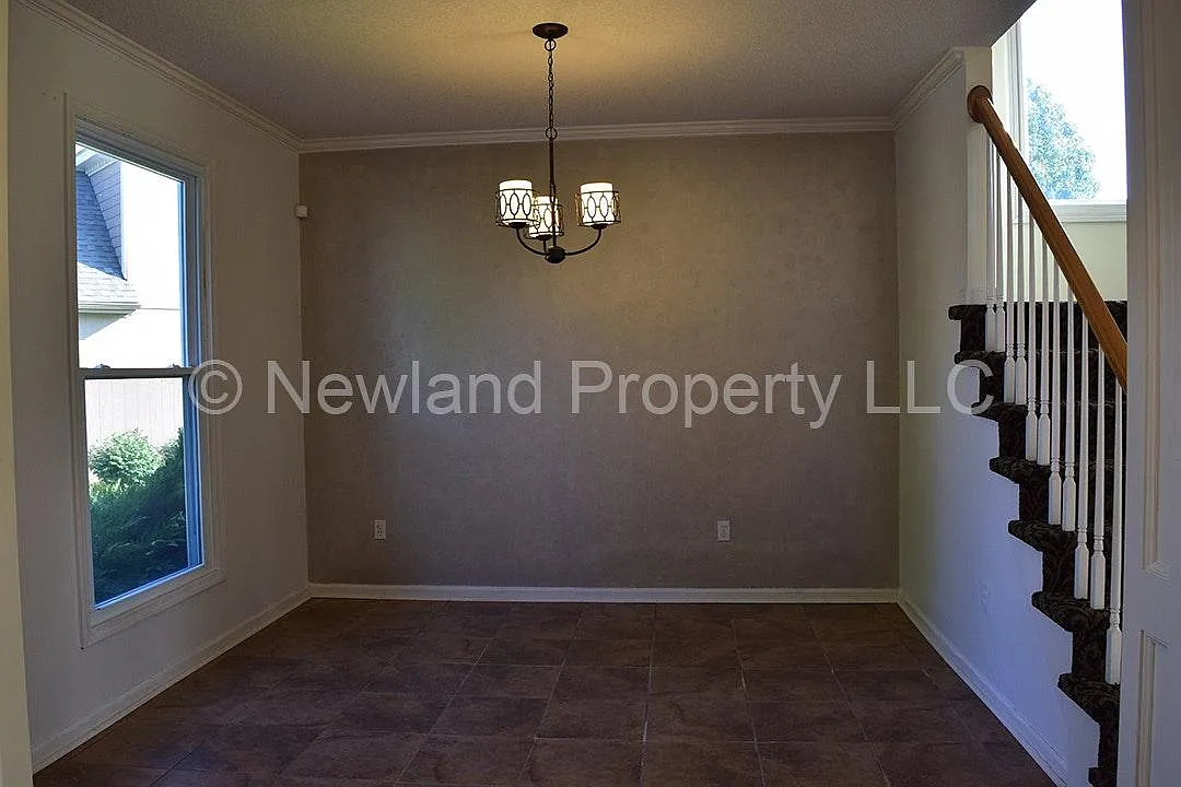 14306 S Summit Ct — Photo 2