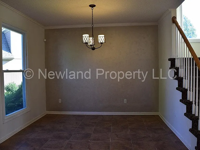 14306 S Summit Ct — Photo 2