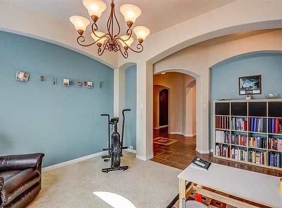 3rd image of 408 Sodbury Ct