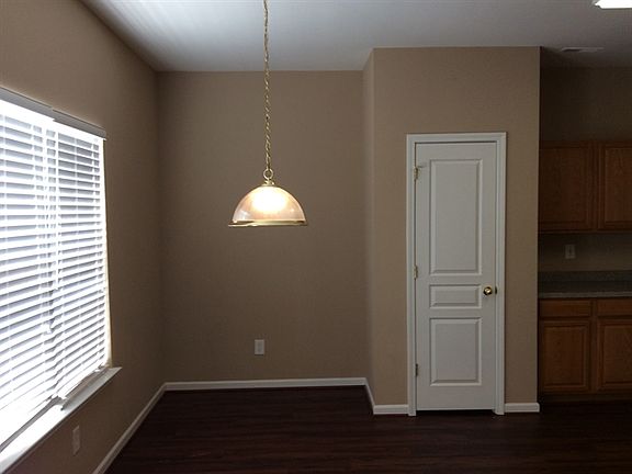 3rd image of 19514 Deer Valley Dr