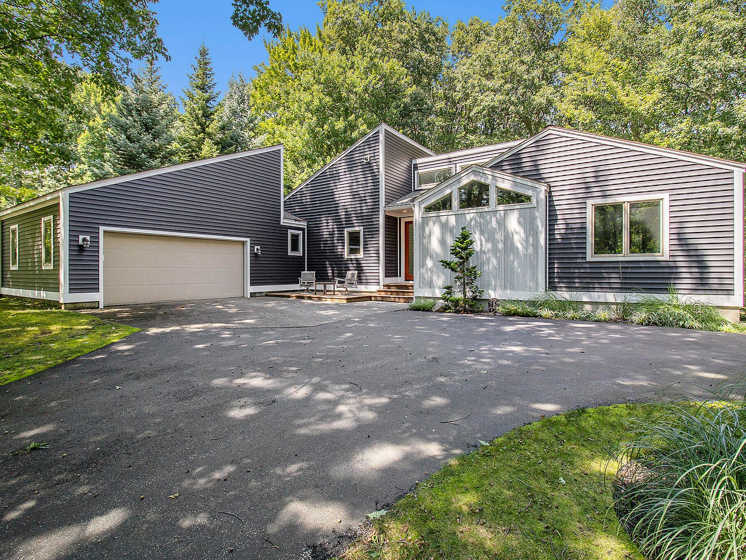 5410 W Oak Ridge Rd, Ludington, MI 49431 | MLS #25014988 | Zillow