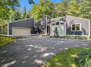 5410 W Oak Ridge Rd, Ludington, MI 49431