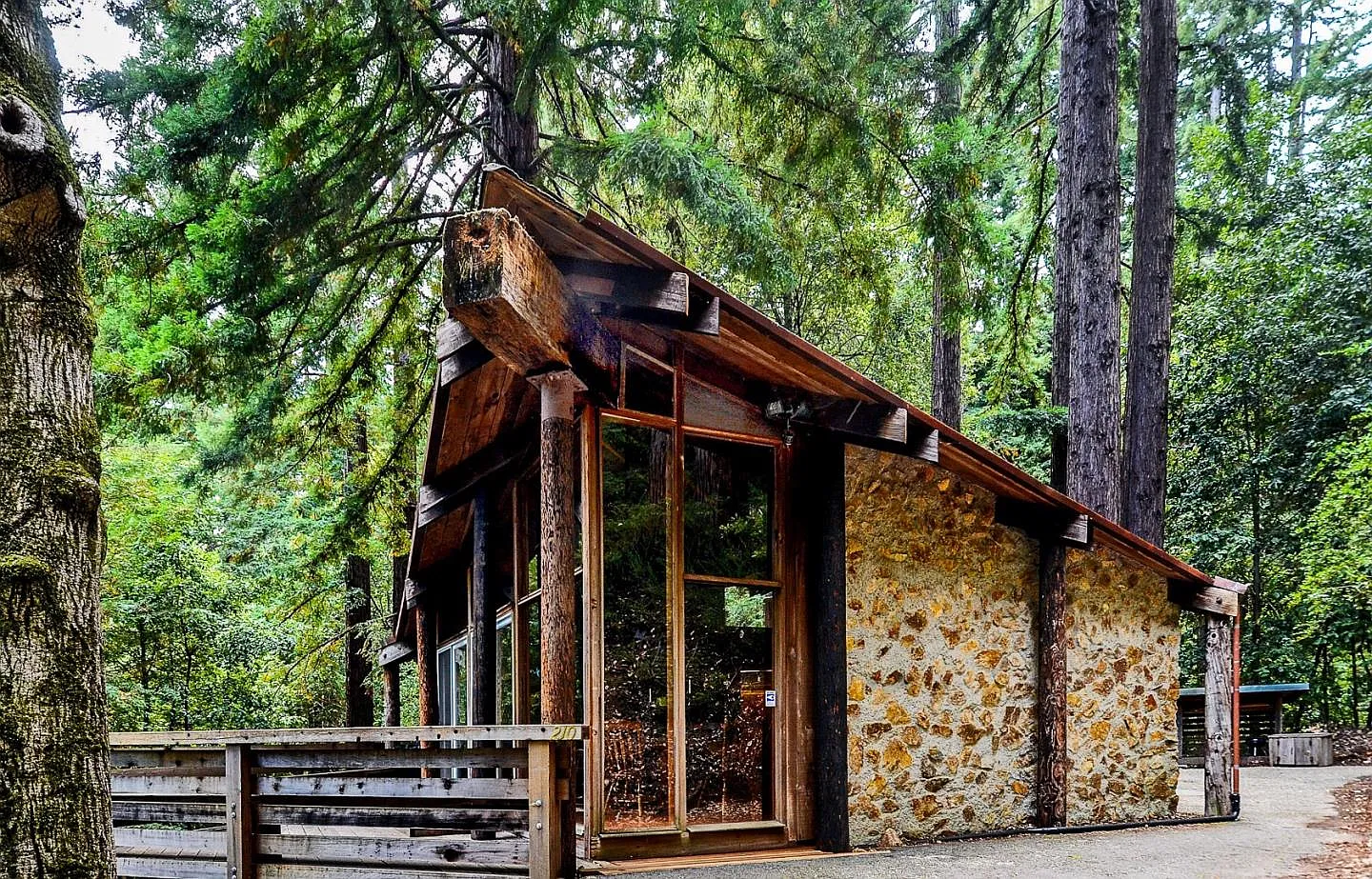 210 Hidden Falls Trl photo 1
