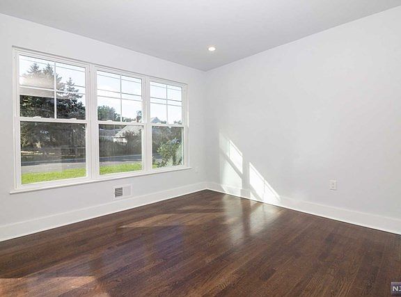 3rd image of 34 Spruce St