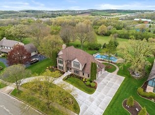 3012 Kisdon Hill Dr, Waukesha, WI 53188