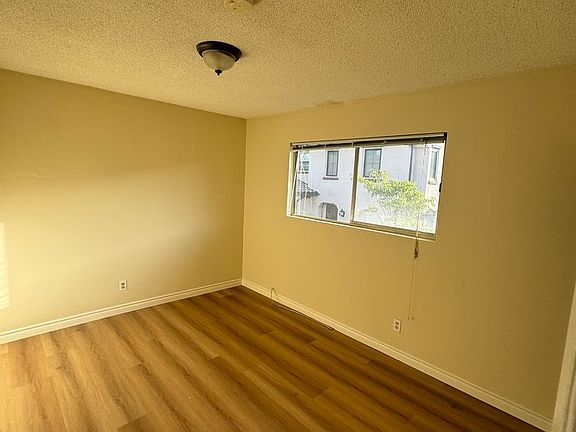 4th image of 322 E Live Oak St #322
