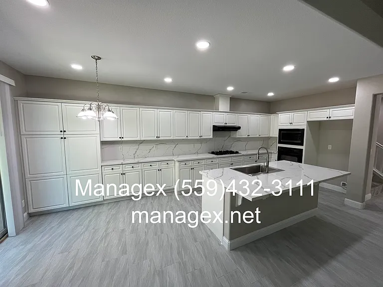2175 Lester Ave — Photo 13