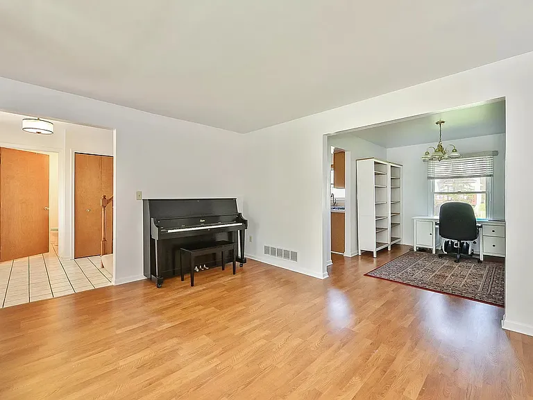 3212 Foxway Ct — Photo 10
