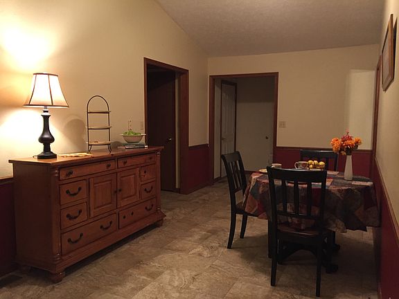Breakfast area/Laundry Room