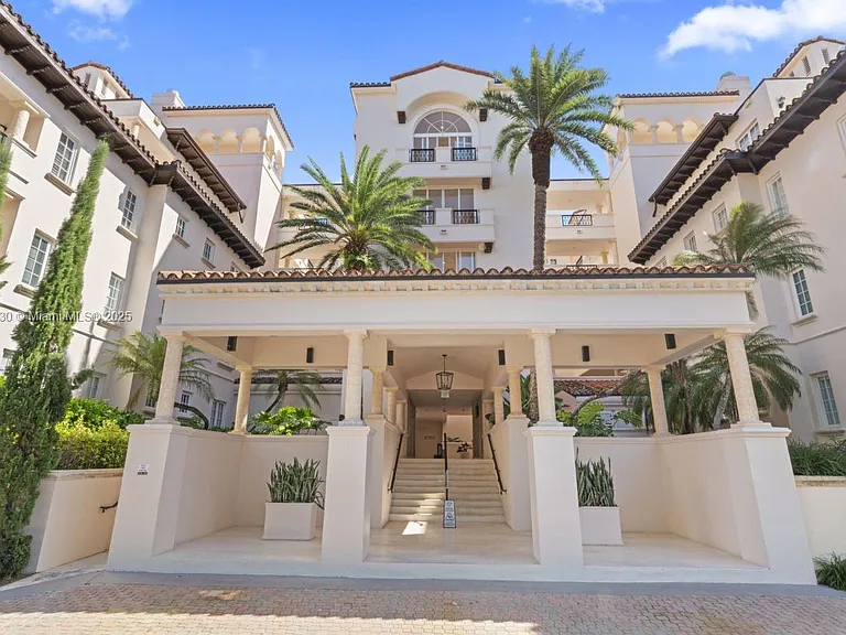19217 Fisher Island Dr #19217 — Photo 41