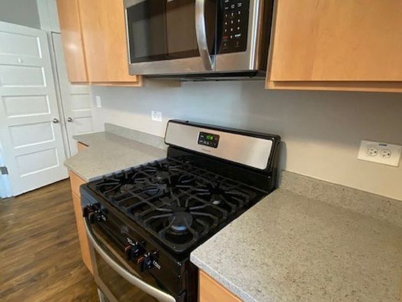 3rd image of 1232 Florence Ave #7737005