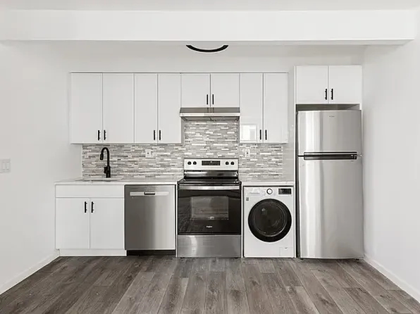 389 2nd Avenue image 1 of 5