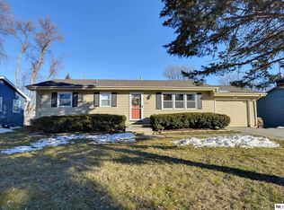 11006 Westover Rd, Omaha, NE 68154