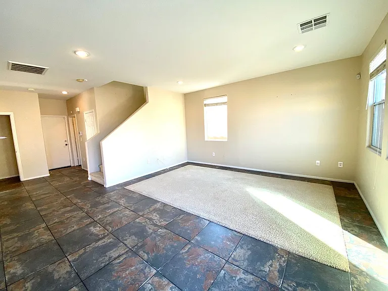 2324 Cockatoo Dr — Photo 10