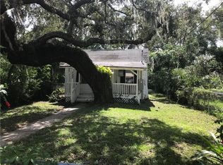 722 Grant Ave, Mount Dora, FL 32757