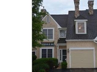 52 Longview Cir, Berwyn, PA