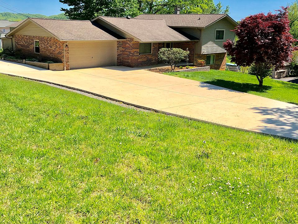 1st image of 1804 Oak Hill Dr