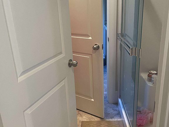 4th image of 17285 NE 36th St #1
