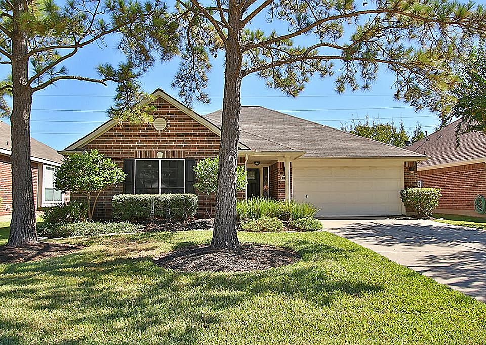 1st image of 14411 Chestnut Falls Dr