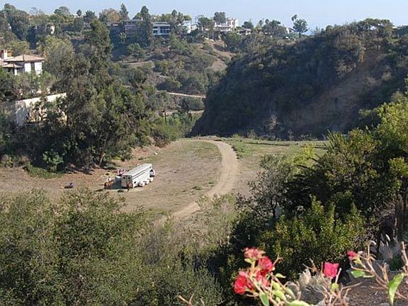 2nd image of 16421 Pacific Coast Hwy