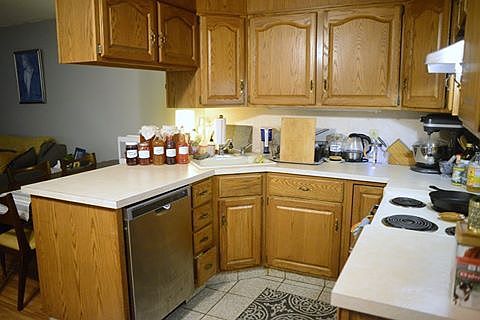 5th image of 2563 E Somerset St #1