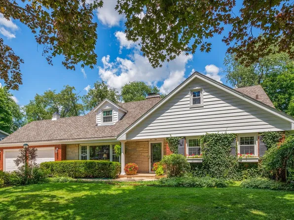 603 Shabbona Trl, Batavia, IL 60510