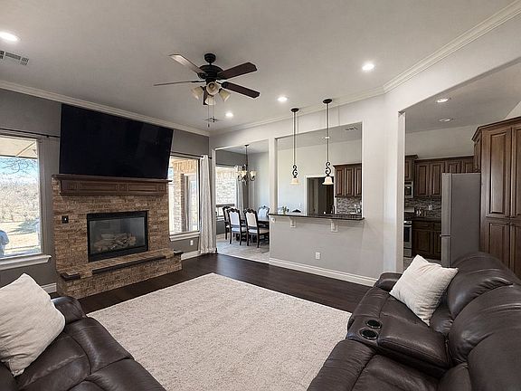 2nd image of 11912 Wickford Pl
