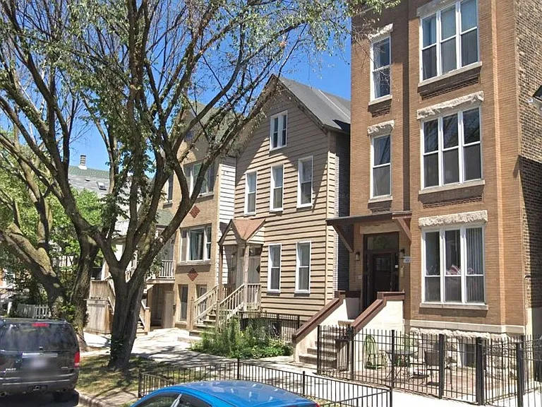 3309 N Southport Ave — Photo 1
