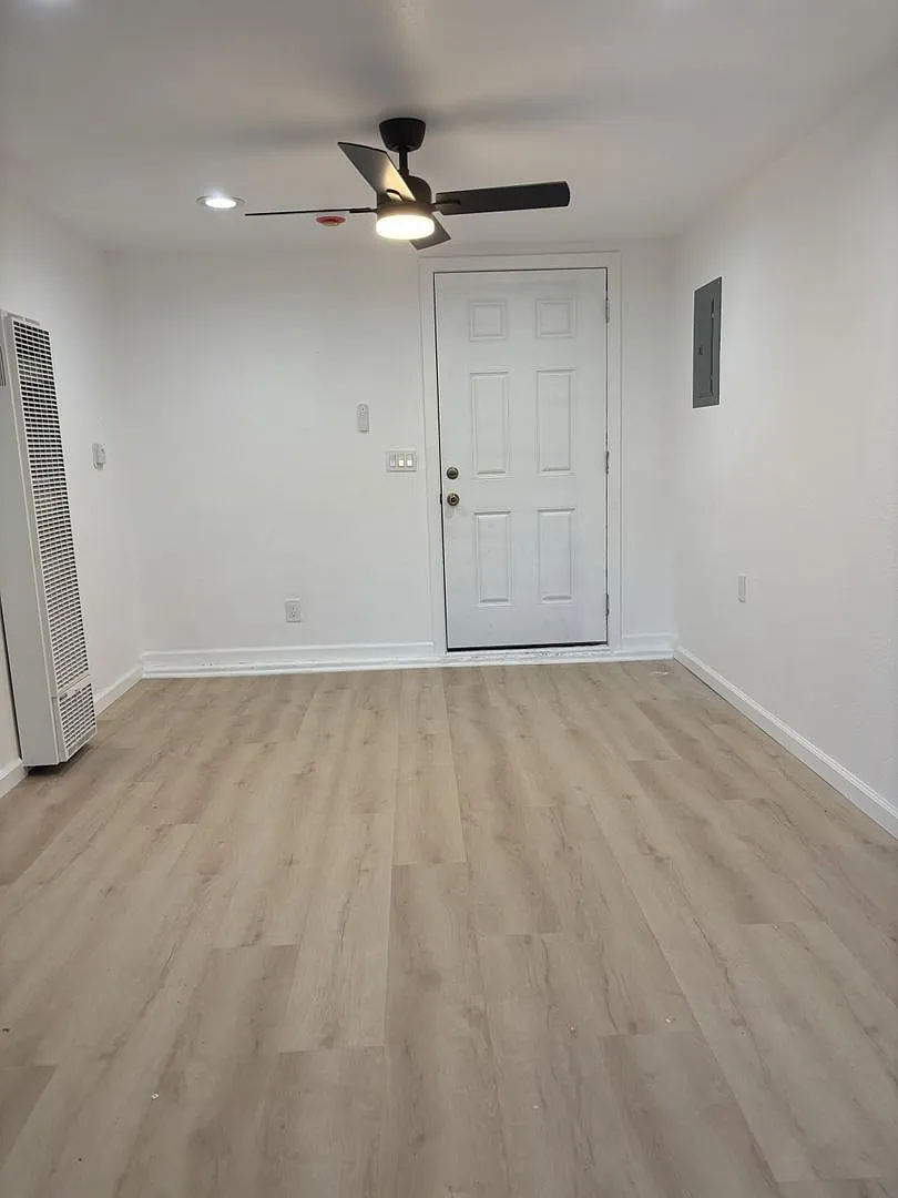 Available Now! Charming One Bedroom, One Bath House — Photo 2