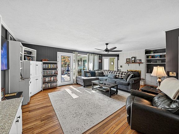 2nd image of 21778 Auten Rd