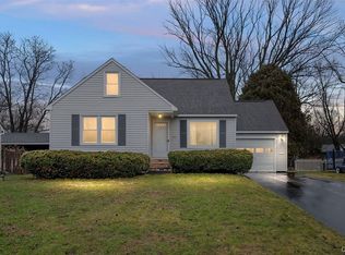 105 Leroy Rd, North Syracuse, NY 13212