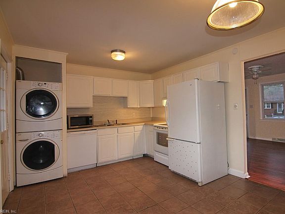2nd image of 3002 Menands Dr