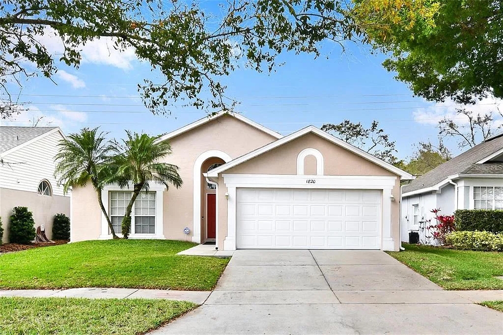 3 bed, 2.0 bath, 1363 sqft, $2,950 — Photo 2