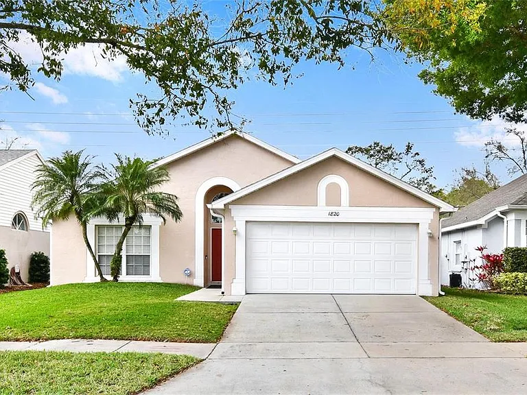 1820 Burchstone Dr — Photo 2