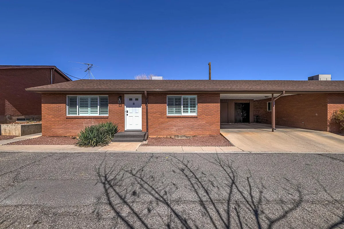 Building Photo - 660 S 400 E #8