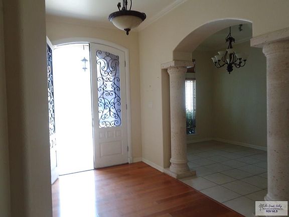 2nd image of 4858 Las Palomas St