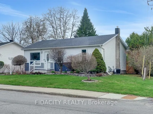 1336 Saint Jacques Rd, Russell, ON K0A 1W0