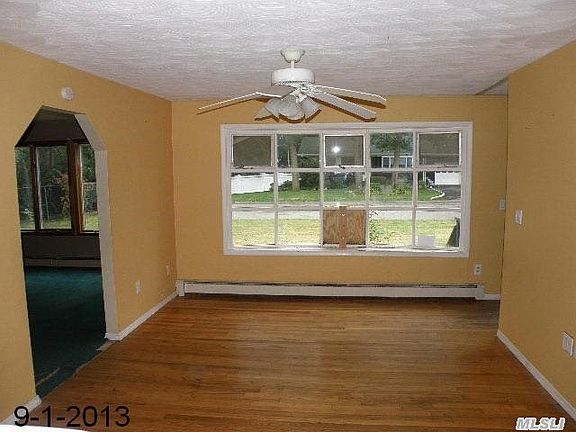4th image of 25 Raymond Ave