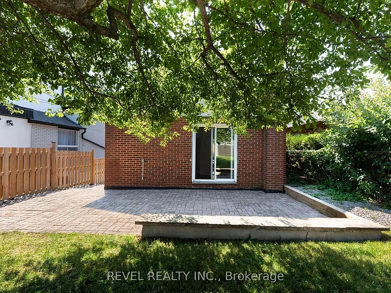 24 Kenora Cres #MAIN — Photo 17