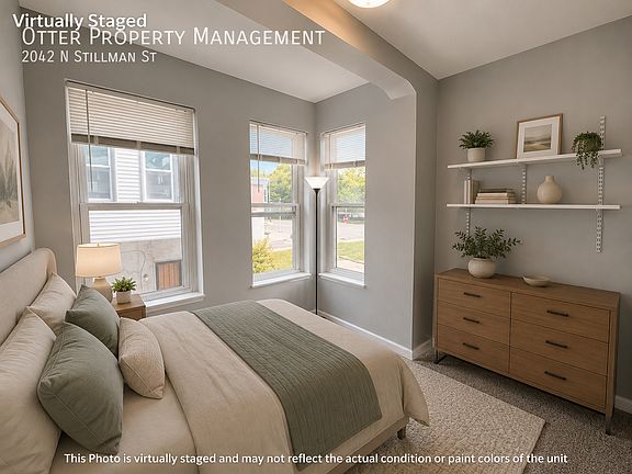 3rd image of 2042 N Stillman St