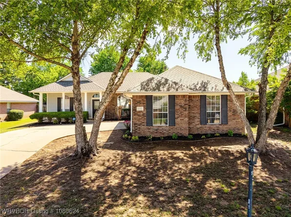 6911 Red Pine Dr, Fort Smith, AR 72916