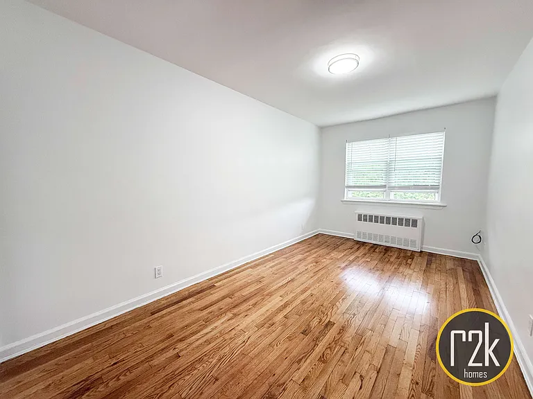 33-28 28th St #3F — Photo 22