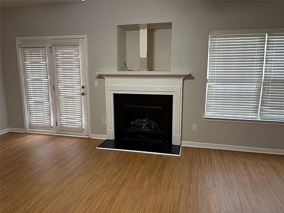 2nd image of 1260 Chinon Point