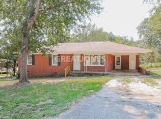201 Brock St, Central, SC 29630