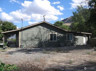 3680 Searles Rd, Malaga, WA 98828