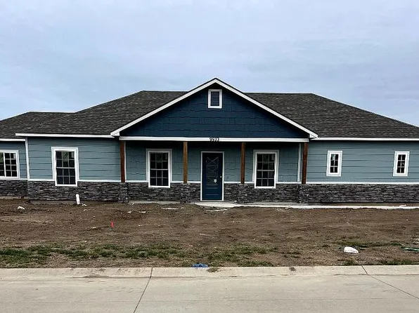 9933 Jasmine Dr, Manhattan, KS 66502