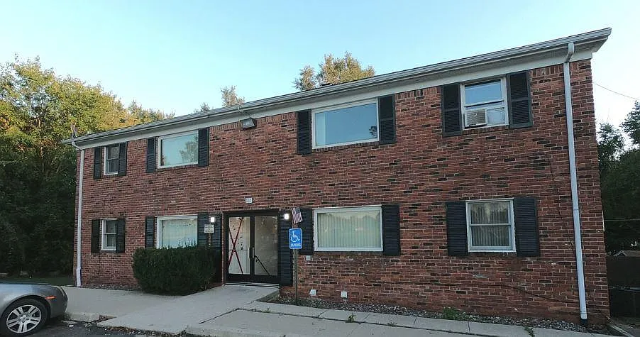 2 bed, 650 sqft, $1,050 — Photo 1