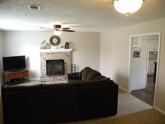 3rd image of 117 Meadow Ct