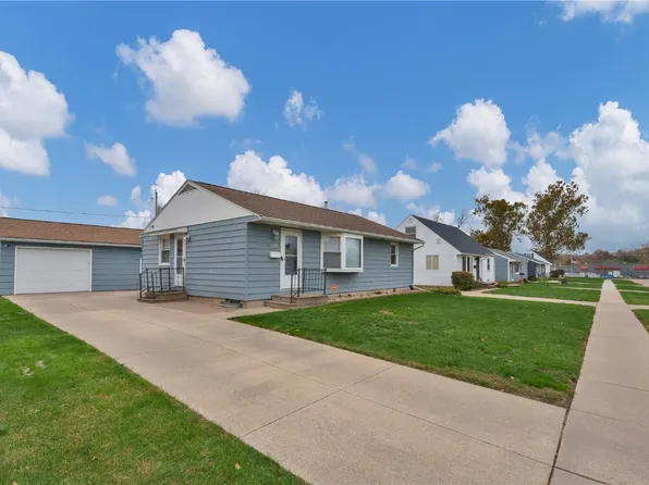 1719 Miami Dr NE, Cedar Rapids, IA 52402